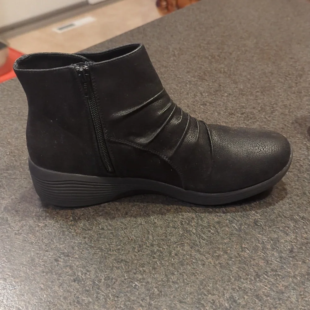 Skechers Ankle Boots - Picture 8 of 12
